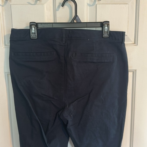 Old Navy High Rise Skinny Navy Pant size 14 women’s - Picture 5 of 5
